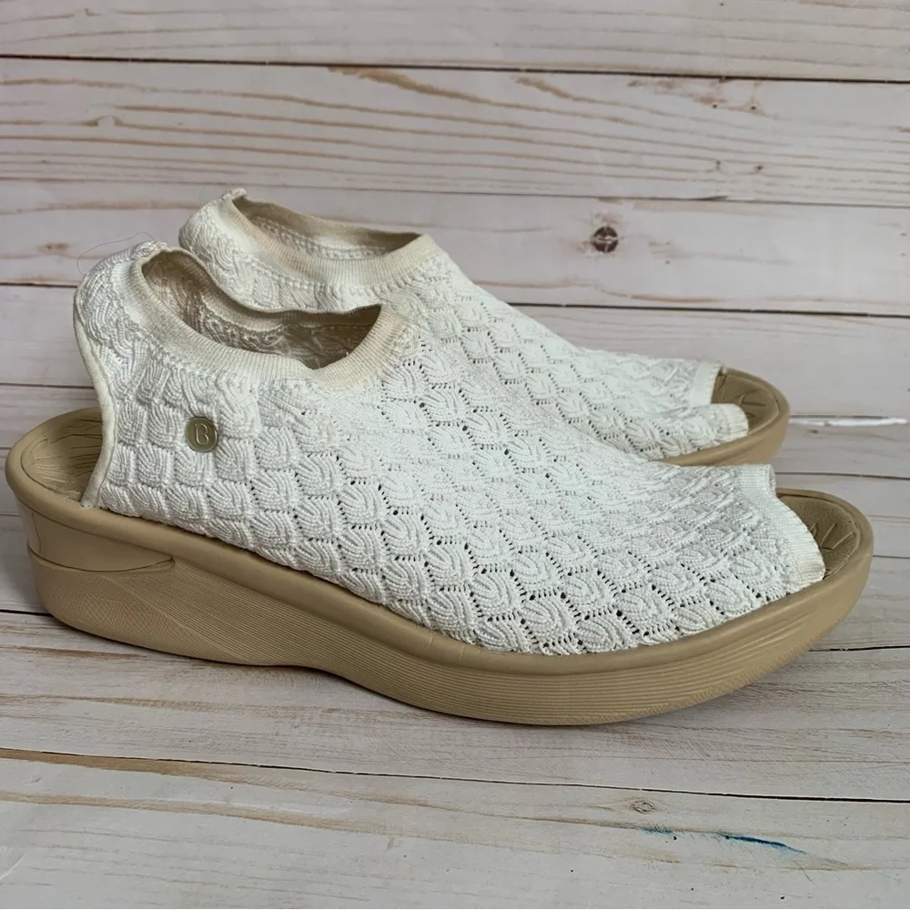 Bzees Secret style crocheted shoes sz 11